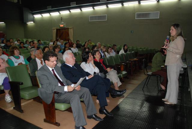 Evento aponta que quedas e situações de violência contra idosos ocorrem no ambiente familiar
