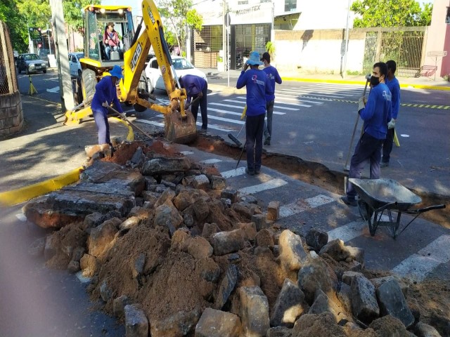 Sosp realiza reparo no cruzamento entre Avenida Paulo Marcondes e Rua Coronel Albino