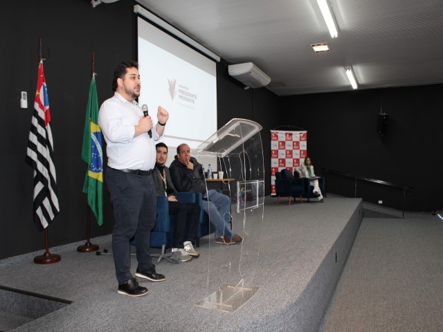 Prefeito participa de Fórum sobre Lei Brasileira de Inclusão no auditório da Inova