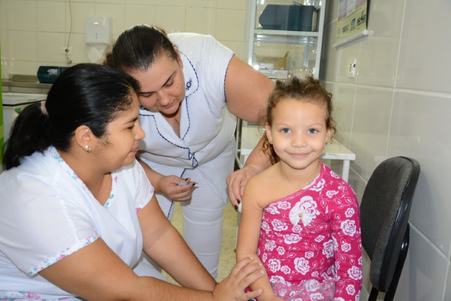 Vacinação contra a gripe é ampliada; população acima de 6 meses de idade pode se imunizar