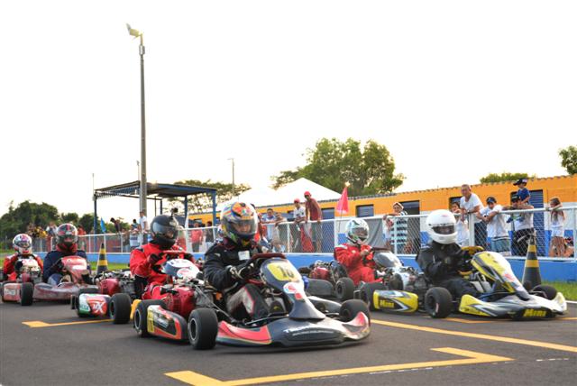 Primeira etapa do Campeonato de Kart na Cidade da Criança reúne 2 mil pessoas