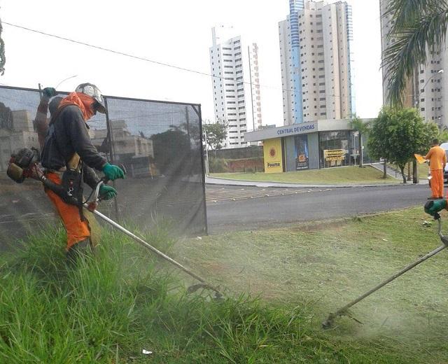 Frentes de limpeza da Prudenco permanecem em avenidas na região do Parque do Povo