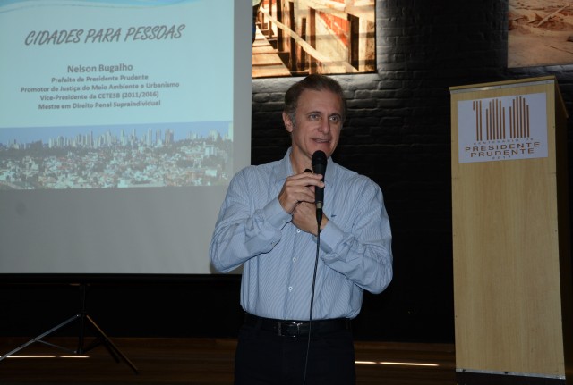 Prefeito Nelson Bugalho realiza palestra ‘Cidades para Pessoas’ na Semana da Árvore 