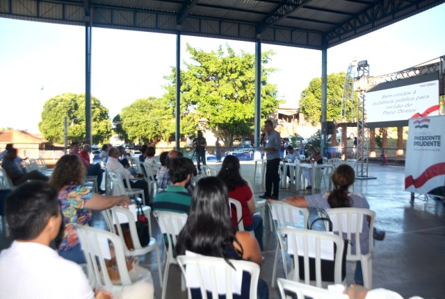 Audiência Pública recebe contribuições de moradores do Humberto Salvador