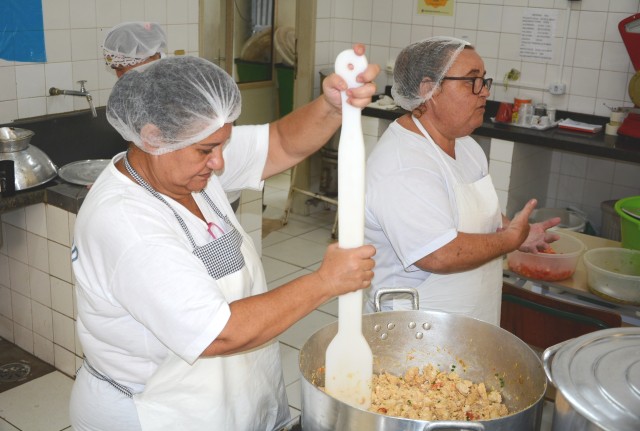 Cardápio diversificado compõe alimentação escolar dos alunos da rede municipal