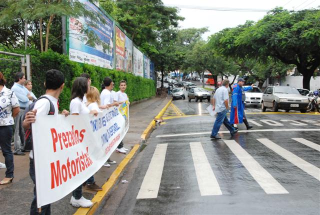 Diretoria da Escola Maria Luiza Bastos enaltece colocação de lombadas pela Semav 