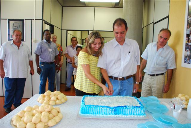 Tupã completa 46 anos e chora após homenagem 