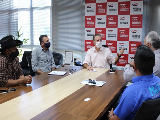 Recinto de Exposições recebe visita técnica para avaliar sede da Prova de Laço ABQM