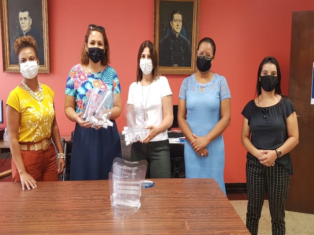 Toledo doa 30 face shields para cadastramento do passe social; período vai de 25 a 29
