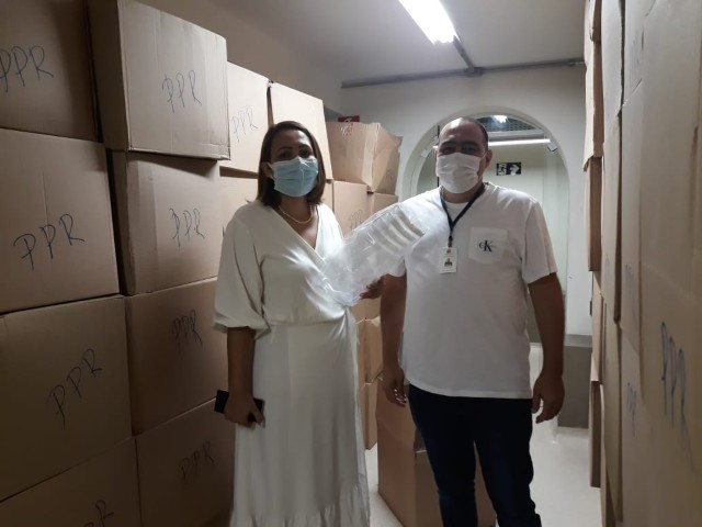 Educação recebe máscaras e luvas descartáveis para proteção da equipe escolar