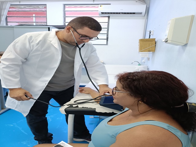 Saúde encerra mês com quase 2 mil atendimentos nos mutirões do Março Lilás
