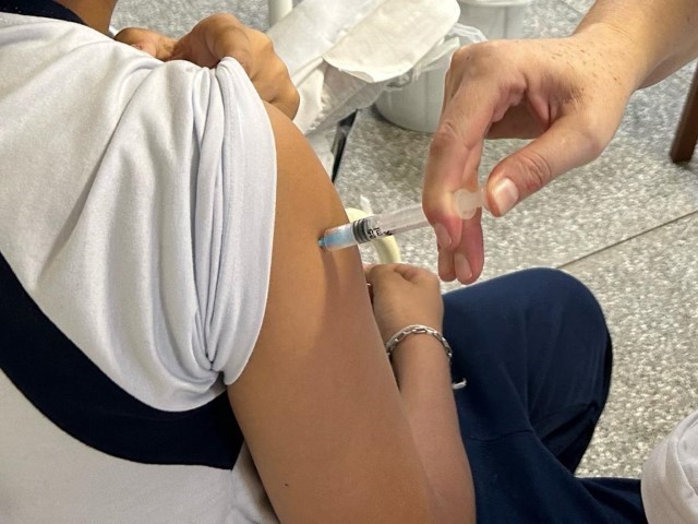 Vacinação nas escolas começa dia 28 de abril em Prudente: pais devem estar presentes