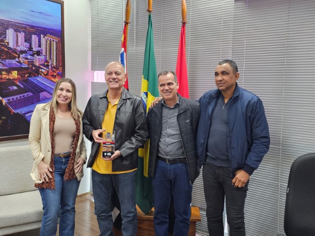 Prefeito recebe reconhecimento pelo Projeto “Sesi Esporte” de Iniciação Esportiva