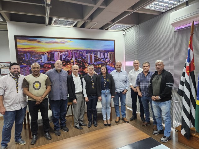 Deputado Madalena visita gabinete e anuncia destinação de R$ 200 mil para escoteiros de PP