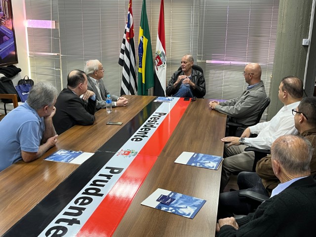 Prefeito Tupã recebe presidente do Conselho Regional de Economia de SP, Odilon Guedes