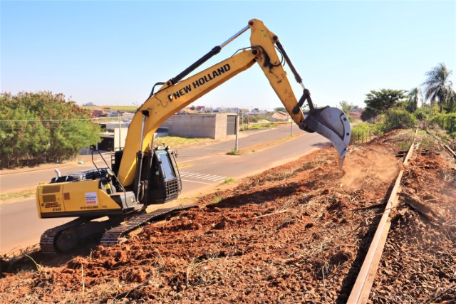 Jardim Panorâmico/Jardim Cobral recebe trabalho de zeladoria para Sua Vida Melhor Ainda