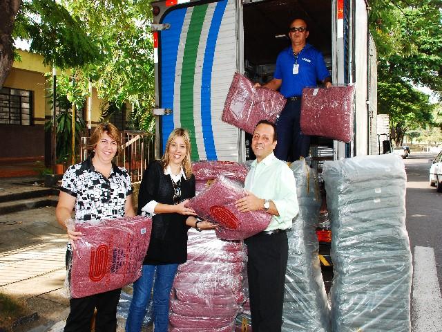 Fundo Social recebe 100 cobertores da Unoeste