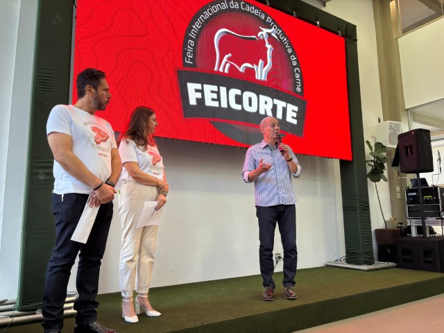 Prefeito Tupã participa do evento de divulgação da data da Feicorte 2026