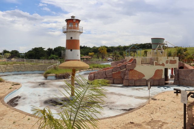 Prefeitura assina ordem de serviço para reforma do Parque Aquático da Cidade da Criança