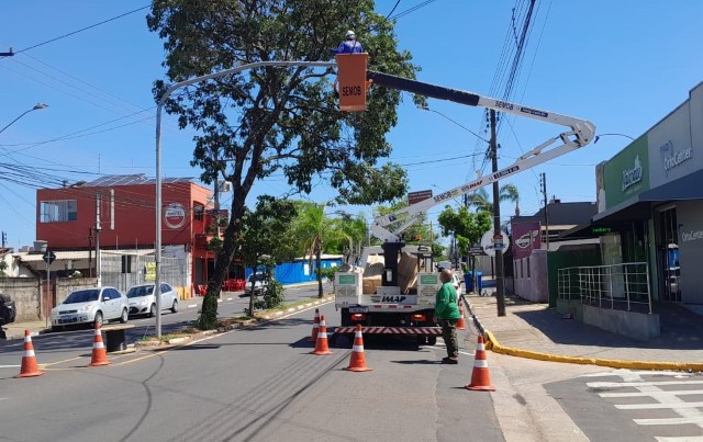 Semob dá início à instalação dos novos semáforos na Avenida Paulo Marcondes
