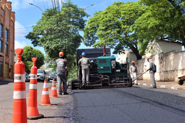 Após chuva, Prefeitura de Prudente  inicia recapeamento na Avenida da Saudade