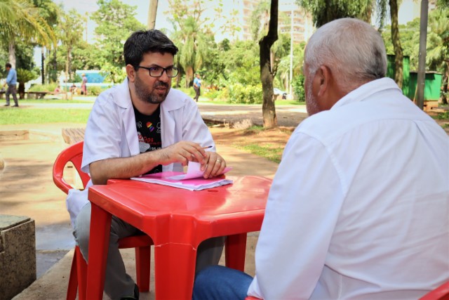 Em ação da Campanha Fique Sabendo, na Praça 9 de Julho, 3 testes dão positivo para sífilis