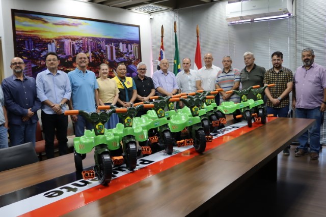 Unimed Prudente destina 10 triciclos infantis para ampliar Educação para o Trânsito