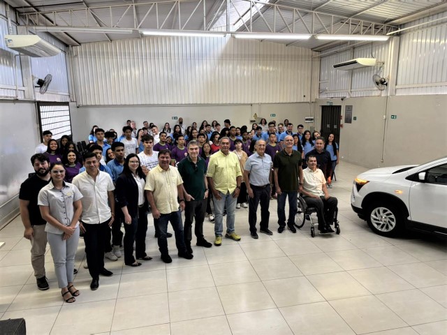 Prefeitura repassa carro para CAC, destinado por emenda do deputado federal Ricardo Salles