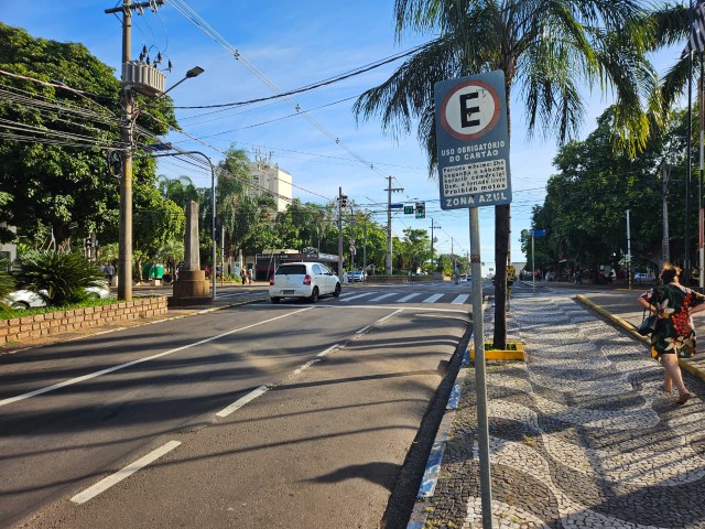 Prefeitura orienta lojistas e motoristas para evitar falta de cartões da Zona Azul