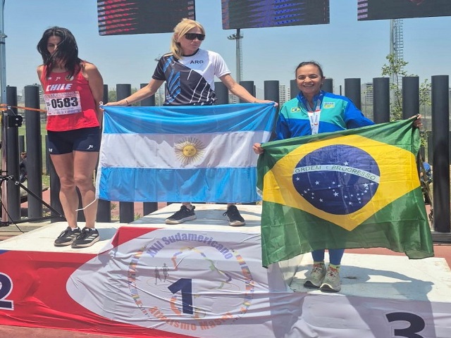 Atleta Agda Santos ganha bronze no salto em altura no Sul-Americano de Atletismo 