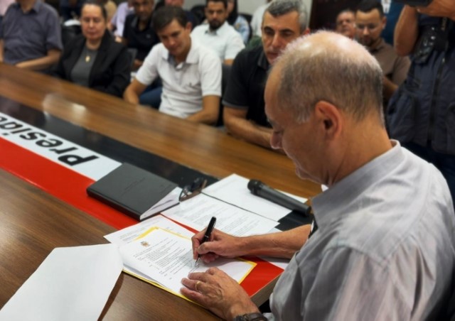 Prefeito Tupã sanciona Lei que recompensa denúncias de descarte de lixo irregular