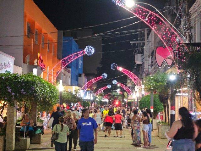 Prudente Encantada: programação da segunda tem Harpa Natalina e Pedro Henrique & Trevisan