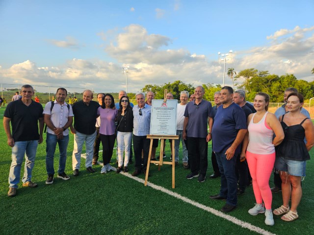 Prefeitura de Prudente inaugura campo de futebol sintético no Parque Imperial