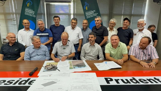 Prefeitura anuncia construção de nova ponte de concreto no bairro Timburi