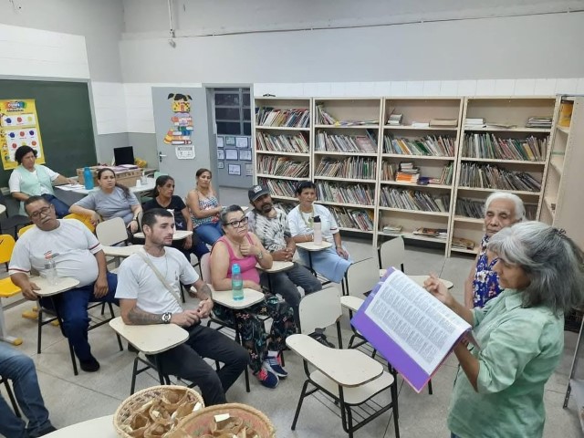 Seduc recebe matrículas para EJA na EM Eluiza Rezende e EM Odette Duarte