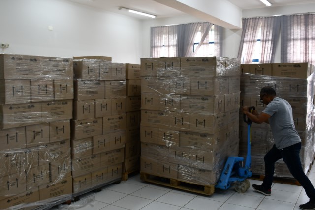 Prefeitura de Prudente recebe 18 mil kits de material escolar para entrega dia 9/2