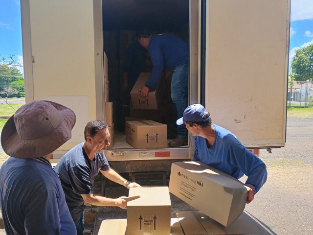 Seduc faz distribuição dos 18 mil kits de material escolar nas 65 escolas da rede