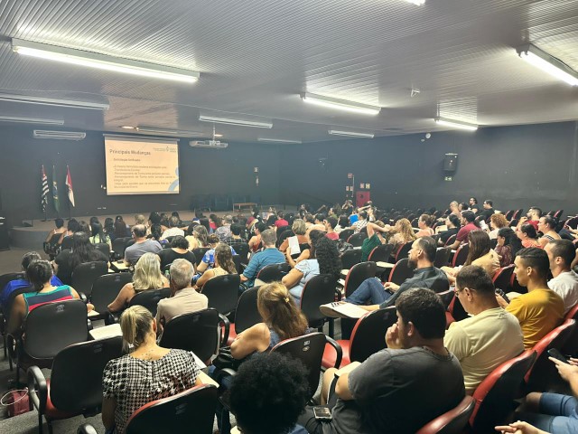 Servidores das secretarias da Seduc participam de formação administrativa