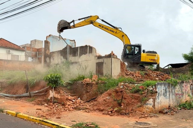 Fim de uma era: casarão da Vila Marcondes é demolido por risco sanitário
