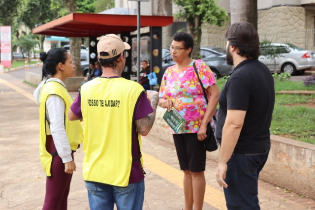 Equipe de apoio inicia orientação e entrega de material sobre novo sistema do transporte