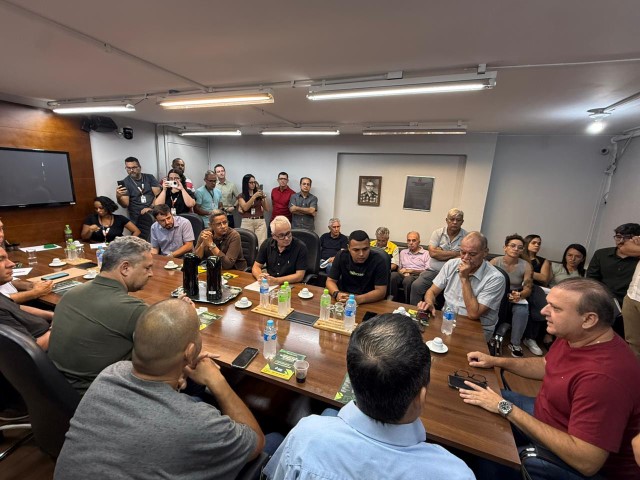 Prefeitura apresenta sistema e esclarece dúvidas em reunião com vereadores