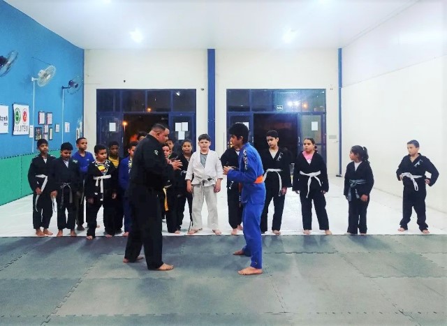 Prefeitura de Presidente Prudente oferece aulas gratuitas de jiu-jitsu na Praça da Juventude