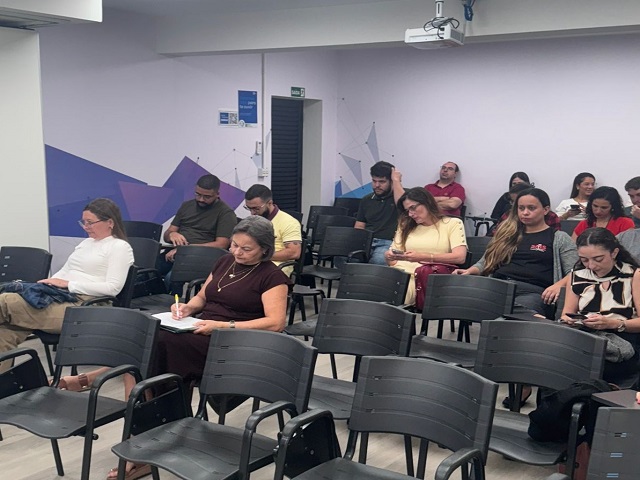 Prefeitura e Sebrae capacitam controladores do município sobre sistema licitatório