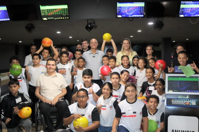 Prefeitura fecha parceria com All Club Boliche para 1.600 alunos dos 5º’s anos da rede
