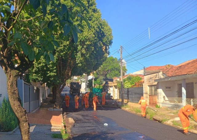 Recapeamento asfáltico avança e contempla Rua Quincas Vieira