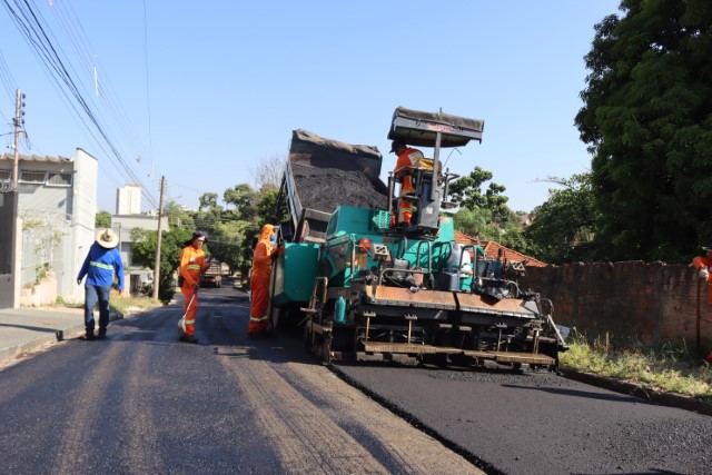 Recapeamento asfáltico avança e atinge novos trechos em Presidente Prudente