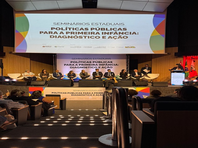 Educação de Presidente Prudente participa de seminário sobre a primeira infância