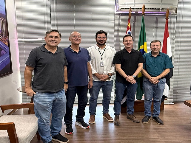 Prefeito Tupã recebe representantes da CDHU para tratar de projetos habitacionais