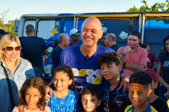 Prefeito Tupã anuncia recapeamento do bairro Alexandrina durante o Sua Vida Melhor Ainda