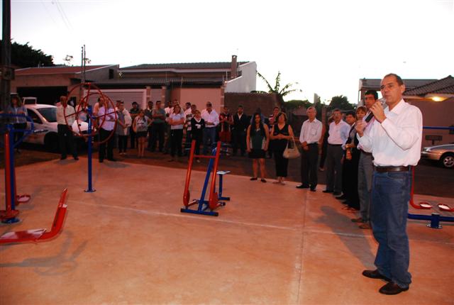 Prefeitura entrega 51ª ATI e praça revitalizada a moradores do Jardim Itapura I